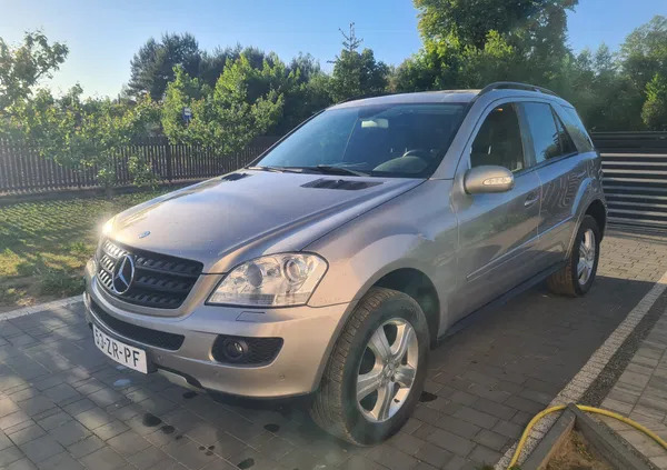 mercedes benz Mercedes-Benz ML cena 22000 przebieg: 319000, rok produkcji 2006 z Poniatowa